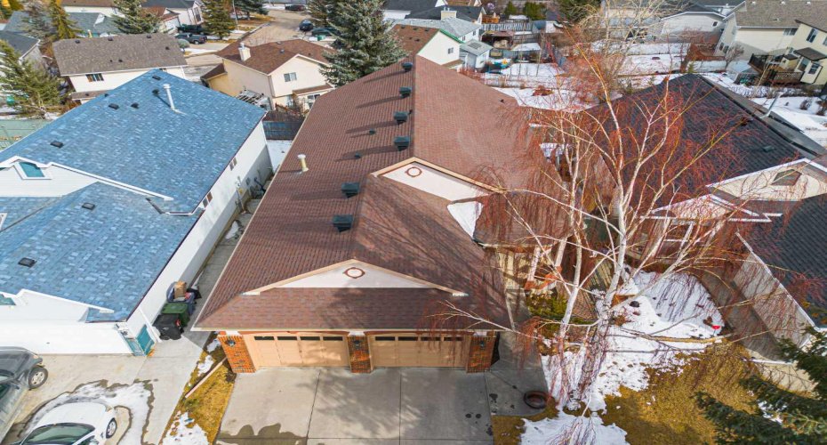 20 Somerset Drive, Calgary, Alberta T2Y 3C3, 3 Bedrooms Bedrooms, ,3 BathroomsBathrooms,Residential,For Sale,Somerset,A2290899