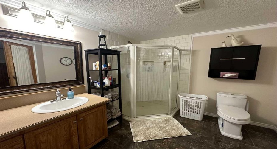 452 1st Street, Falher, Alberta T0H 1M0, 4 Bedrooms Bedrooms, ,2 BathroomsBathrooms,Residential,For Sale,1st,A2290996