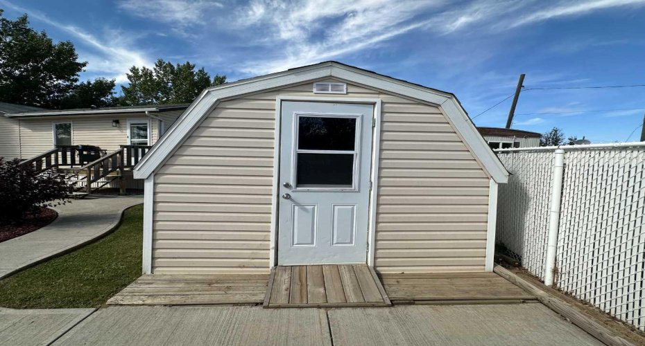 452 1st Street, Falher, Alberta T0H 1M0, 4 Bedrooms Bedrooms, ,2 BathroomsBathrooms,Residential,For Sale,1st,A2290996