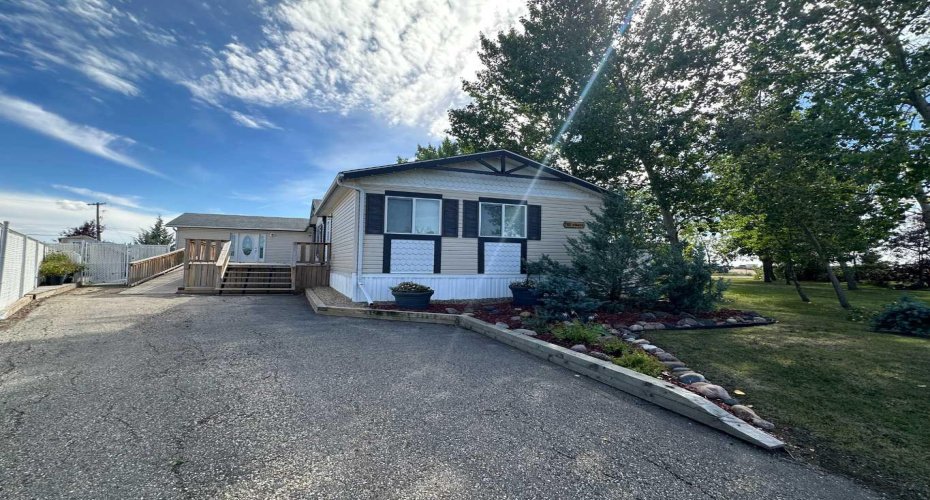 452 1st Street, Falher, Alberta T0H 1M0, 4 Bedrooms Bedrooms, ,2 BathroomsBathrooms,Residential,For Sale,1st,A2290996