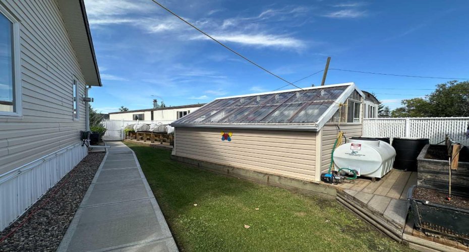 452 1st Street, Falher, Alberta T0H 1M0, 4 Bedrooms Bedrooms, ,2 BathroomsBathrooms,Residential,For Sale,1st,A2290996