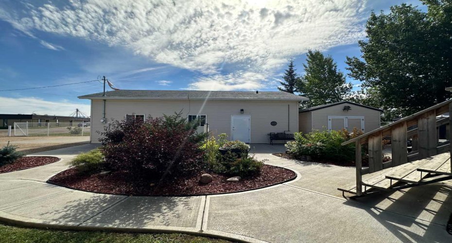 452 1st Street, Falher, Alberta T0H 1M0, 4 Bedrooms Bedrooms, ,2 BathroomsBathrooms,Residential,For Sale,1st,A2290996