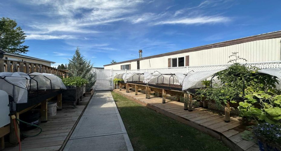 452 1st Street, Falher, Alberta T0H 1M0, 4 Bedrooms Bedrooms, ,2 BathroomsBathrooms,Residential,For Sale,1st,A2290996