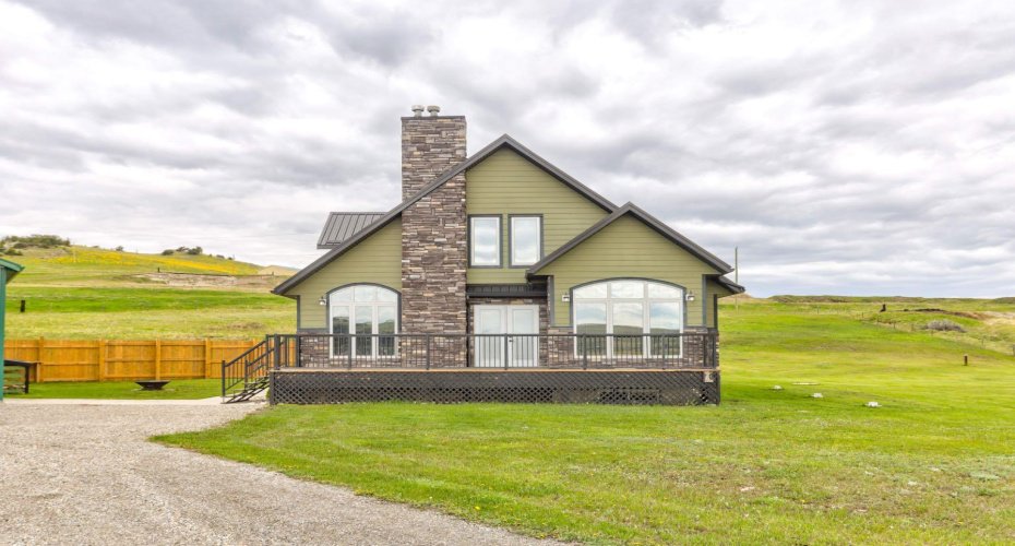 2222 TWP RD 7-5, Lundbreck, Alberta T0K 0H0, 4 Bedrooms Bedrooms, ,2 BathroomsBathrooms,Residential,For Sale,TWP RD 7-5,A2290998