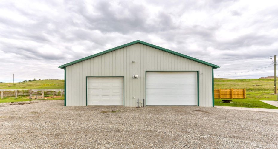 2222 TWP RD 7-5, Lundbreck, Alberta T0K 0H0, 4 Bedrooms Bedrooms, ,2 BathroomsBathrooms,Residential,For Sale,TWP RD 7-5,A2290998