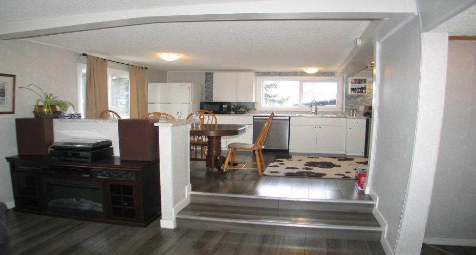 3223 83 Street, Calgary, Alberta t3b 5n1, 3 Bedrooms Bedrooms, ,1 BathroomBathrooms,Mobile,For Sale,83,A2291013