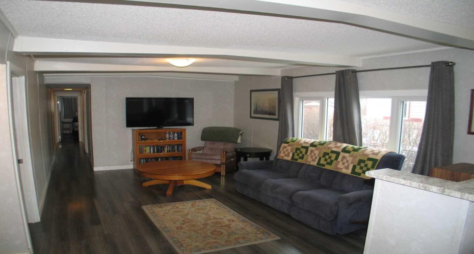3223 83 Street, Calgary, Alberta t3b 5n1, 3 Bedrooms Bedrooms, ,1 BathroomBathrooms,Mobile,For Sale,83,A2291013