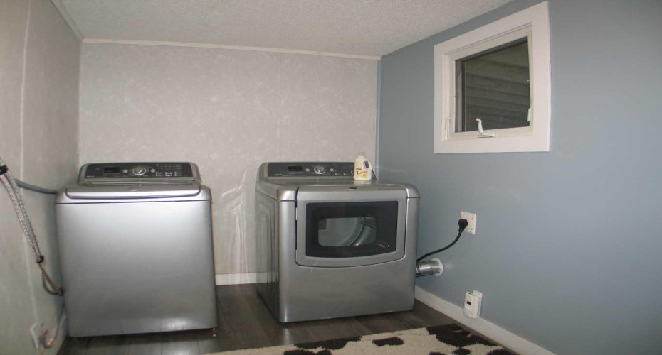 3223 83 Street, Calgary, Alberta t3b 5n1, 3 Bedrooms Bedrooms, ,1 BathroomBathrooms,Mobile,For Sale,83,A2291013