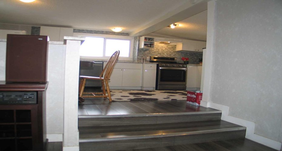 3223 83 Street, Calgary, Alberta t3b 5n1, 3 Bedrooms Bedrooms, ,1 BathroomBathrooms,Mobile,For Sale,83,A2291013