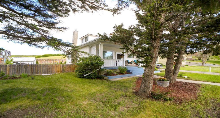 1158 Albert Avenue, Pincher Creek, Alberta T0K1W0, 4 Bedrooms Bedrooms, ,2 BathroomsBathrooms,Residential,For Sale,Albert,A2291079