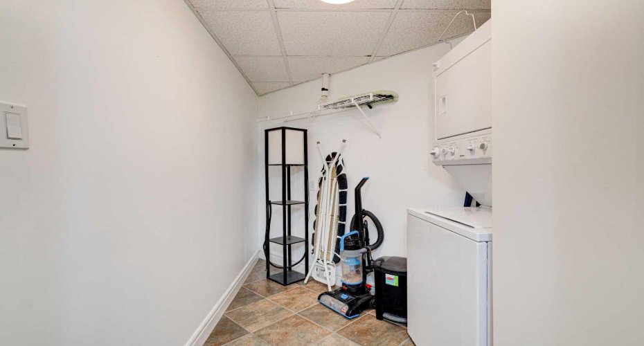 110 7 Street, Calgary, Alberta T2P 5M9, 1 Bedroom Bedrooms, 0 ,1 BathroomBathrooms,Residential,For Sale,7,0,A2273029