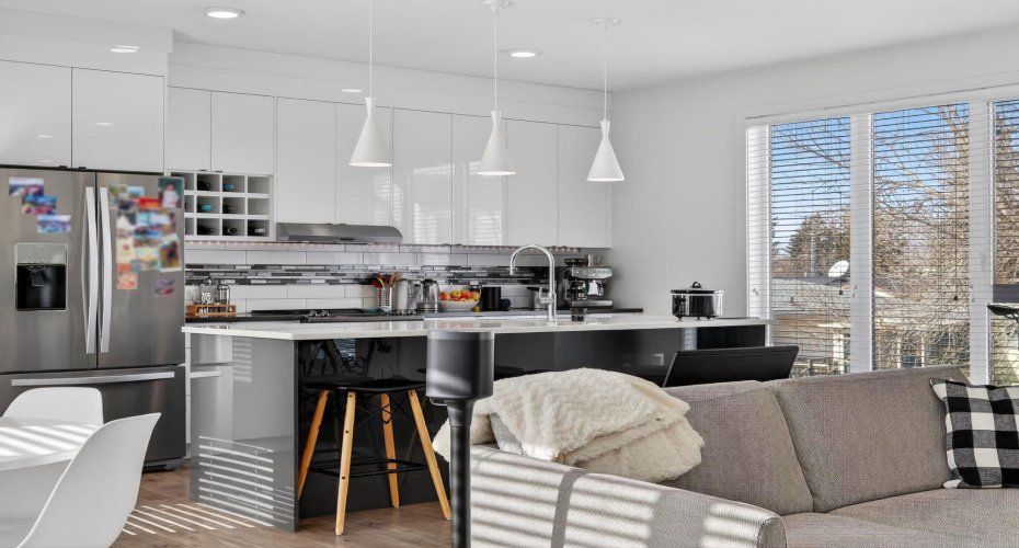 403 Bow Grove, Calgary, Alberta T3B 6E8, 3 Bedrooms Bedrooms, ,3 BathroomsBathrooms,Residential,For Sale,Bow,A2291656