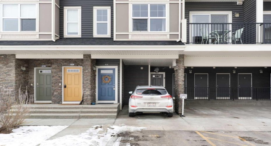 250 Fireside View, Cochrane, Alberta T4C 2M2, 2 Bedrooms Bedrooms, ,2 BathroomsBathrooms,Residential,For Sale,Fireside,A2291408