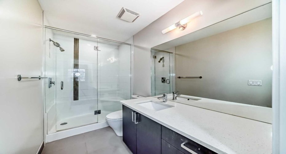 Master bedroom full washroom