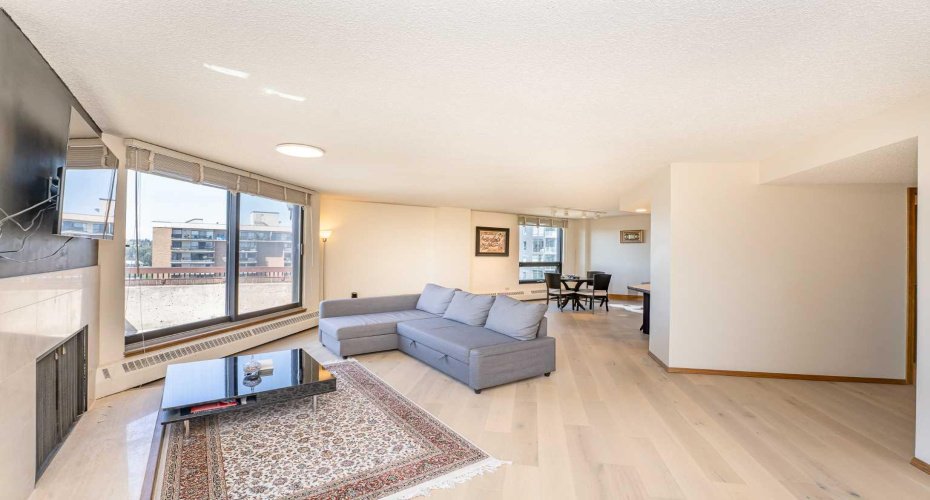 1304 15 Avenue, Calgary, Alberta T3C 0X7, 2 Bedrooms Bedrooms, ,2 BathroomsBathrooms,Residential,For Sale,15,A2291468