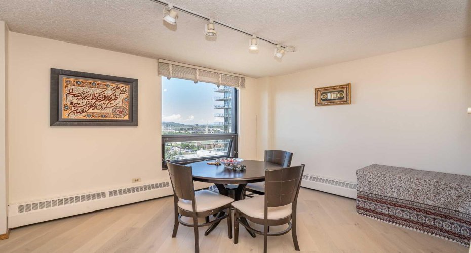1304 15 Avenue, Calgary, Alberta T3C 0X7, 2 Bedrooms Bedrooms, ,2 BathroomsBathrooms,Residential,For Sale,15,A2291468