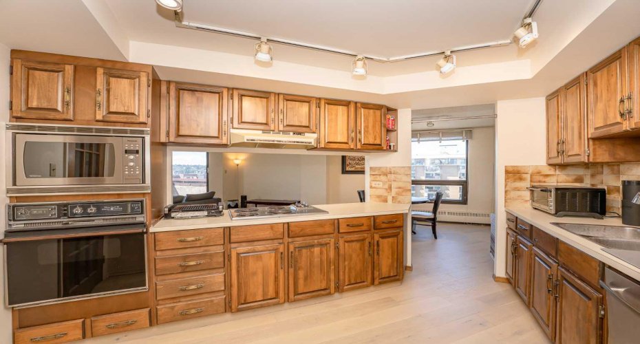 1304 15 Avenue, Calgary, Alberta T3C 0X7, 2 Bedrooms Bedrooms, ,2 BathroomsBathrooms,Residential,For Sale,15,A2291468
