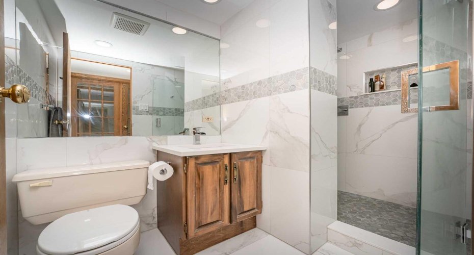 1304 15 Avenue, Calgary, Alberta T3C 0X7, 2 Bedrooms Bedrooms, ,2 BathroomsBathrooms,Residential,For Sale,15,A2291468