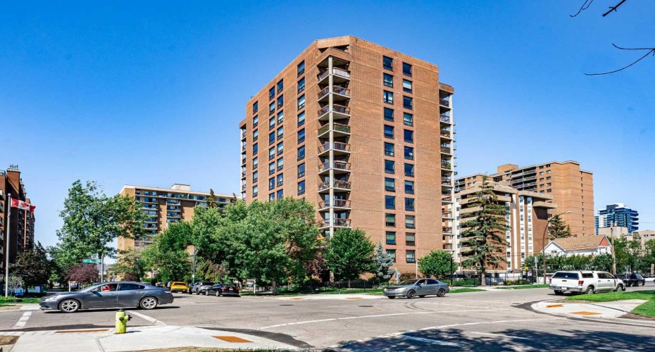1304 15 Avenue, Calgary, Alberta T3C 0X7, 2 Bedrooms Bedrooms, ,2 BathroomsBathrooms,Residential,For Sale,15,A2291468