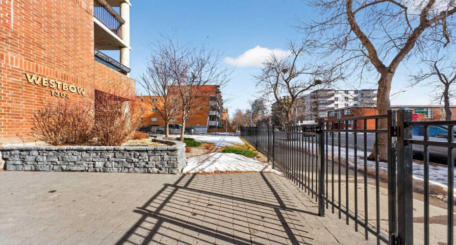 1304 15 Avenue, Calgary, Alberta T3C 0X7, 2 Bedrooms Bedrooms, ,2 BathroomsBathrooms,Residential,For Sale,15,A2291468