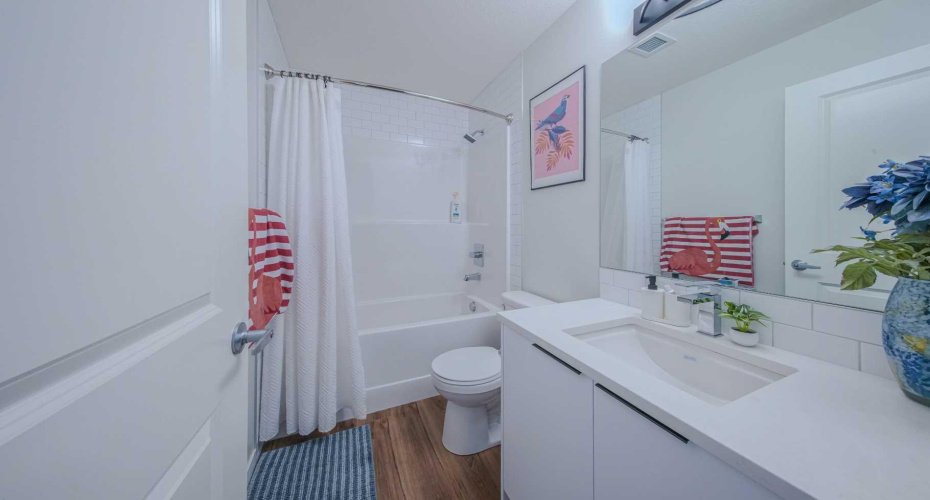 33 Carringham Gate, Calgary, Alberta T3P 2H6, 2 Bedrooms Bedrooms, ,2 BathroomsBathrooms,Residential,For Sale,Carringham,A2291597