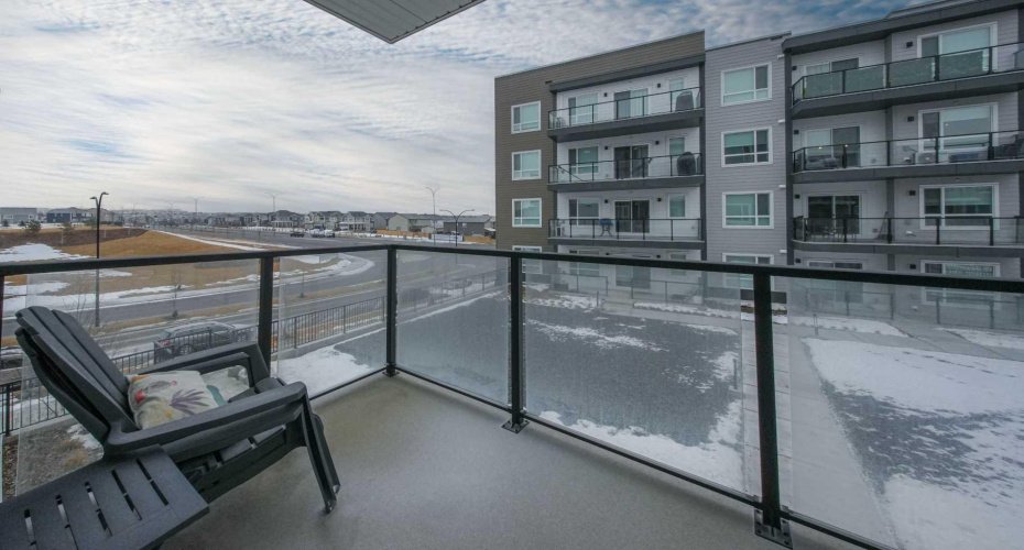 33 Carringham Gate, Calgary, Alberta T3P 2H6, 2 Bedrooms Bedrooms, ,2 BathroomsBathrooms,Residential,For Sale,Carringham,A2291597