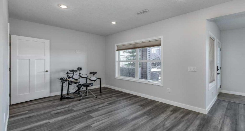 128 Sunset Park, Cochrane, Alberta T4C0N5, 4 Bedrooms Bedrooms, ,4 BathroomsBathrooms,Residential,For Sale,Sunset,A2290294