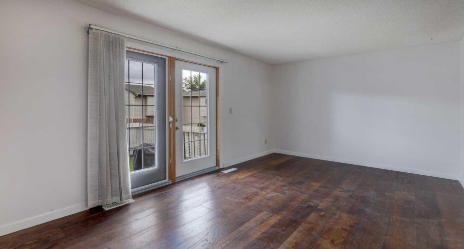 64 Whitnel Court, Calgary, Alberta T1Y 5E3, 2 Bedroom Bedrooms, 0 ,1 BathroomBathrooms,Residential,For Sale,Whitnel,0,A2290841
