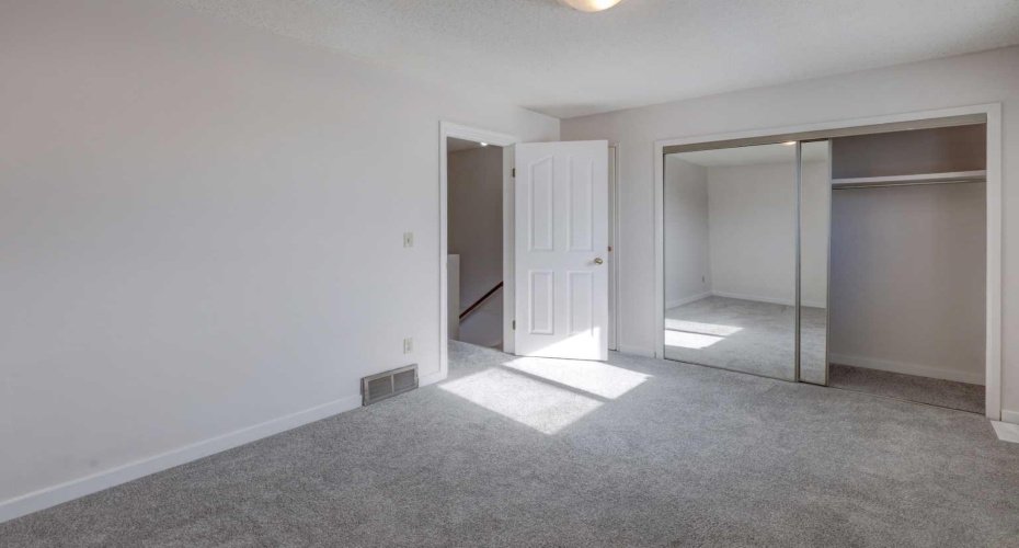 64 Whitnel Court, Calgary, Alberta T1Y 5E3, 2 Bedroom Bedrooms, 0 ,1 BathroomBathrooms,Residential,For Sale,Whitnel,0,A2290841