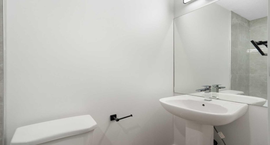 156 Park Street, Cochrane, Alberta T4C2B8, 3 Bedrooms Bedrooms, ,2 BathroomsBathrooms,Residential,For Sale,Park,A2291443