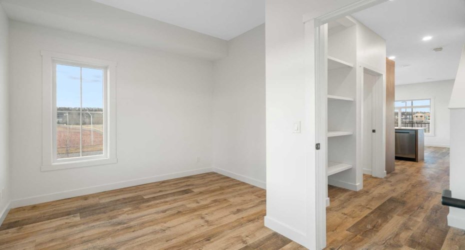 156 Park Street, Cochrane, Alberta T4C2B8, 3 Bedrooms Bedrooms, ,2 BathroomsBathrooms,Residential,For Sale,Park,A2291443