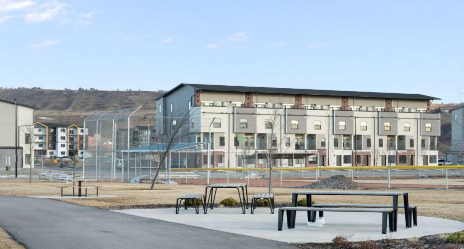 156 Park Street, Cochrane, Alberta T4C2B8, 3 Bedrooms Bedrooms, ,2 BathroomsBathrooms,Residential,For Sale,Park,A2291443