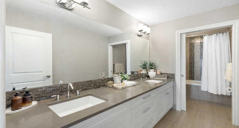 800 E Lakeview Road, Chestermere, Alberta T1X 1R2, 5 Bedrooms Bedrooms, ,4 BathroomsBathrooms,Residential,For Sale,E Lakeview,A2287110
