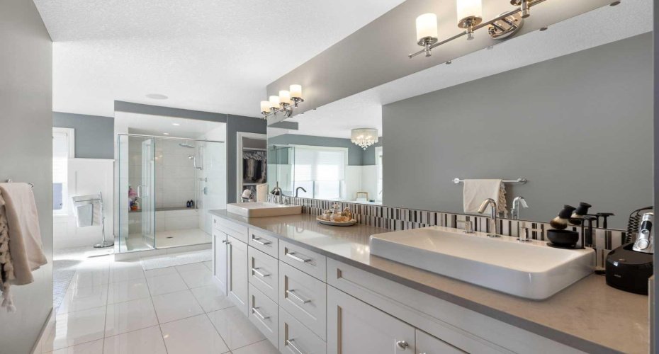800 E Lakeview Road, Chestermere, Alberta T1X 1R2, 5 Bedrooms Bedrooms, ,4 BathroomsBathrooms,Residential,For Sale,E Lakeview,A2287110