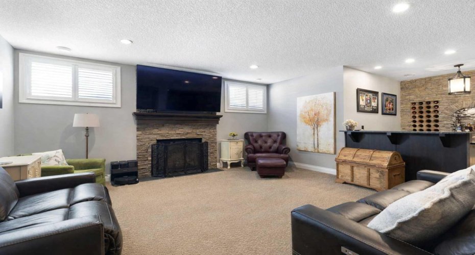800 E Lakeview Road, Chestermere, Alberta T1X 1R2, 5 Bedrooms Bedrooms, ,4 BathroomsBathrooms,Residential,For Sale,E Lakeview,A2287110