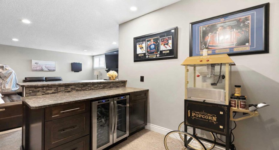 800 E Lakeview Road, Chestermere, Alberta T1X 1R2, 5 Bedrooms Bedrooms, ,4 BathroomsBathrooms,Residential,For Sale,E Lakeview,A2287110
