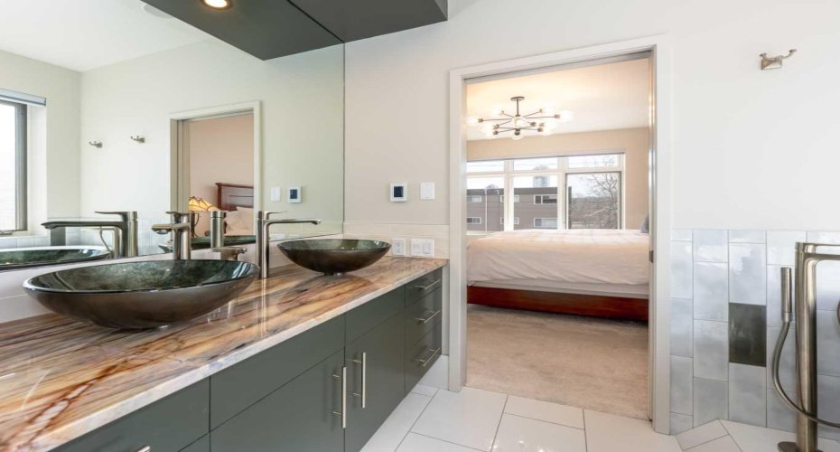 1407 Kensington Close, Calgary, Alberta T2N 3J9, 2 Bedroom Bedrooms, 0 ,3 BathroomBathrooms,Residential,For Sale,Kensington,0,A2291747 1407 Kensington Close, Calgary, Alberta T2N 3J9, 2 Bedroom Bedrooms, 0 ,3 BathroomBathrooms,Residential,For Sale,Kensington,0,A2291747