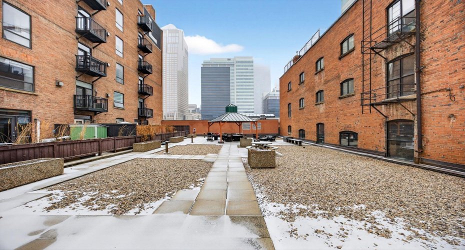 240 11 Avenue, Calgary, Alberta T2R 0C3, 1 Bedroom Bedrooms, ,1 BathroomBathrooms,Residential,For Sale,11,A2282335