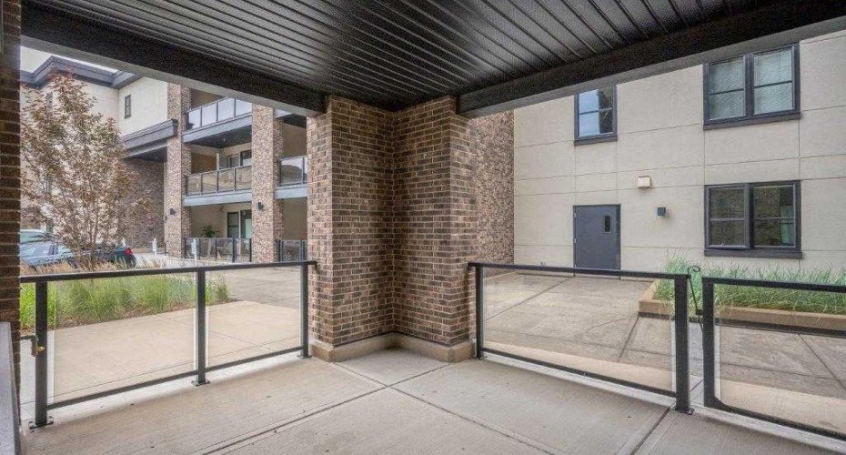 80 Greenbriar Place, Calgary, Alberta t3b6j4, 2 Bedroom Bedrooms, 0 ,2 BathroomBathrooms,Residential,For Sale,Greenbriar,0,A2291693