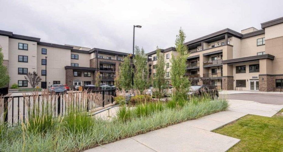 80 Greenbriar Place, Calgary, Alberta t3b6j4, 2 Bedroom Bedrooms, 0 ,2 BathroomBathrooms,Residential,For Sale,Greenbriar,0,A2291693
