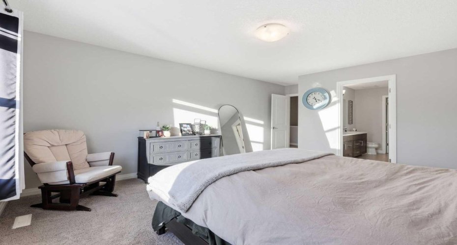 10 Riviera Place, Cochrane, Alberta T4C 0V4, 3 Bedrooms Bedrooms, ,3 BathroomsBathrooms,Residential,For Sale,Riviera,A2291810