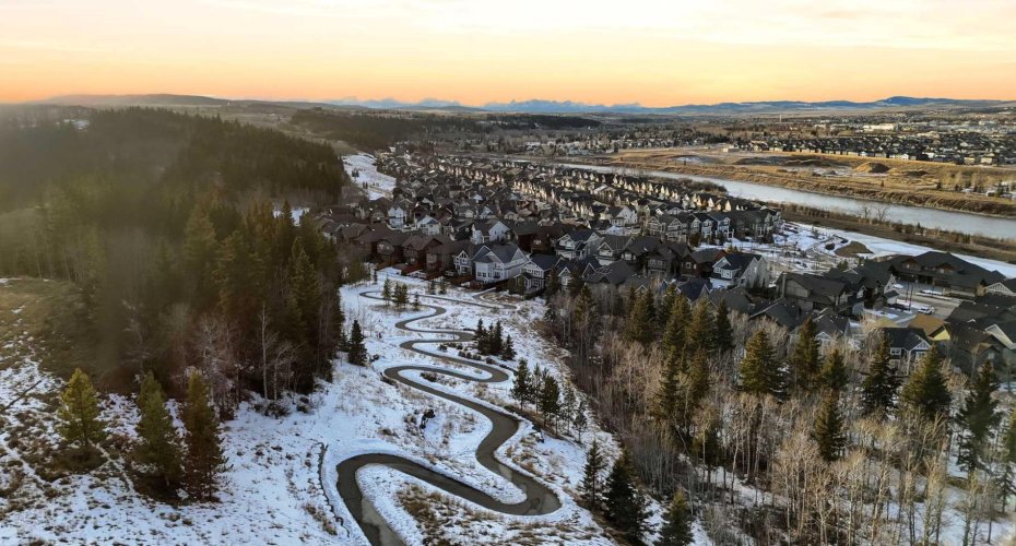 10 Riviera Place, Cochrane, Alberta T4C 0V4, 3 Bedrooms Bedrooms, ,3 BathroomsBathrooms,Residential,For Sale,Riviera,A2291810