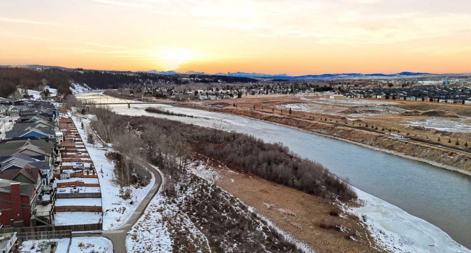 10 Riviera Place, Cochrane, Alberta T4C 0V4, 3 Bedrooms Bedrooms, ,3 BathroomsBathrooms,Residential,For Sale,Riviera,A2291810