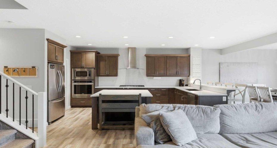 10 Riviera Place, Cochrane, Alberta T4C 0V4, 3 Bedrooms Bedrooms, ,3 BathroomsBathrooms,Residential,For Sale,Riviera,A2291810