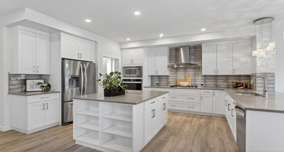 113 Sandpiper Bay, Chestermere, Alberta T1X 0Y5, 5 Bedrooms Bedrooms, ,4 BathroomsBathrooms,Residential,For Sale,Sandpiper,A2290084