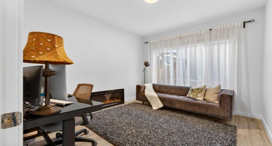 Main level bedroom/ Flex area/ Office