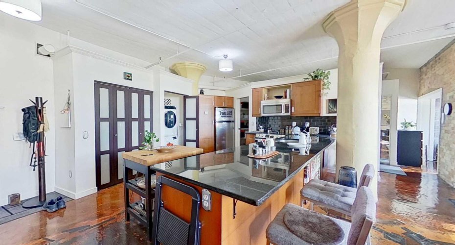 240 11 Avenue, Calgary, Alberta T2R 0C3, 1 Bedroom Bedrooms, 0 ,1 BathroomBathrooms,Residential,For Sale,11,0,A2291141