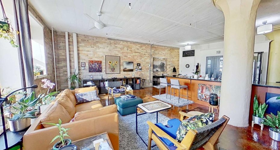 240 11 Avenue, Calgary, Alberta T2R 0C3, 1 Bedroom Bedrooms, 0 ,1 BathroomBathrooms,Residential,For Sale,11,0,A2291141