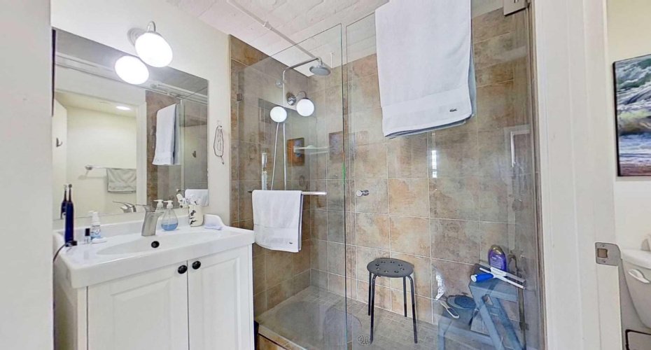 240 11 Avenue, Calgary, Alberta T2R 0C3, 1 Bedroom Bedrooms, 0 ,1 BathroomBathrooms,Residential,For Sale,11,0,A2291141