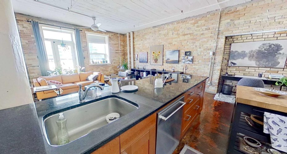 240 11 Avenue, Calgary, Alberta T2R 0C3, 1 Bedroom Bedrooms, 0 ,1 BathroomBathrooms,Residential,For Sale,11,0,A2291141